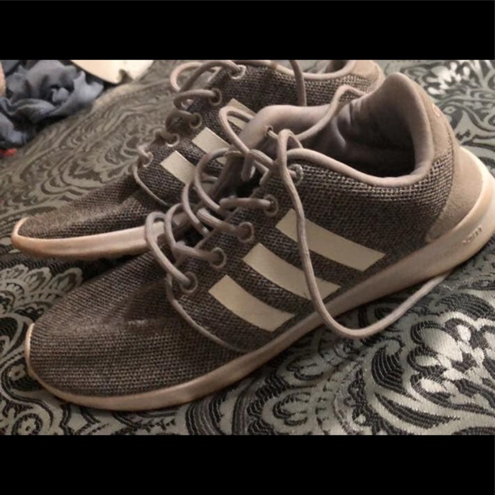 adidas cloudfoams - Picture 3 of 3